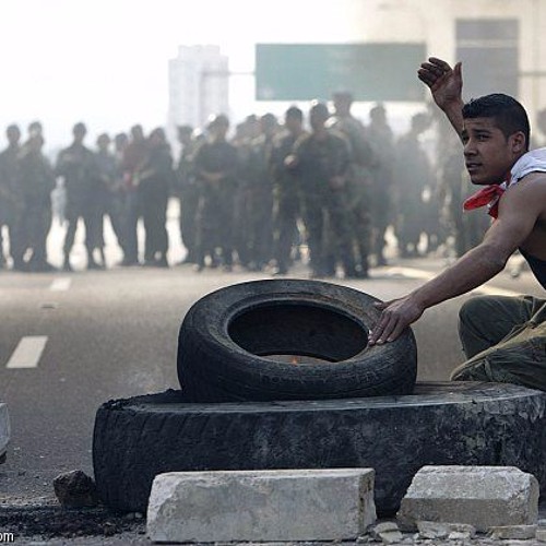 خافى منا يا حكومة ... سلاحنا مزيكا تقتل الطاغى Ahmed Medhat