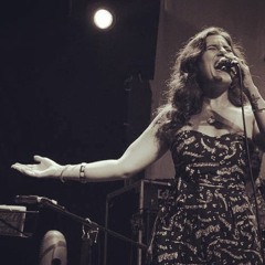 Moça das Águas (Júlia Maia e Irã Ribeiro)