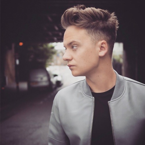 Conor Maynard SING OFF Vs. William Singe (ZAYN Taylor Swift - I Dont Wanna Live Forever)