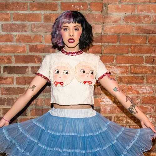 Dollhouse - Melanie Martinez escrita como se canta