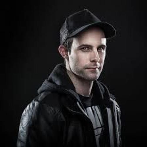 Delete & Outbreak - Sucka For Pain