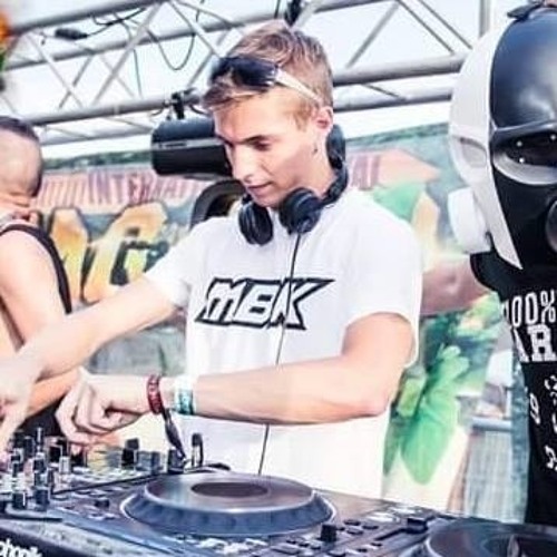 MBK / TOXIC SICKNESS RESIDENCY SHOW / JANUARY / 2017