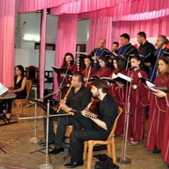 حيرانة ليه - جوقة جامعة روح القدس لبنان