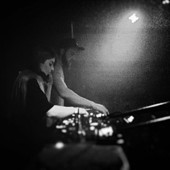 Flo.Von b2b PrAiSe- The Beauty And The Beast