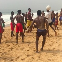 Football team practicing on the beach - Lagos 2 Lomé