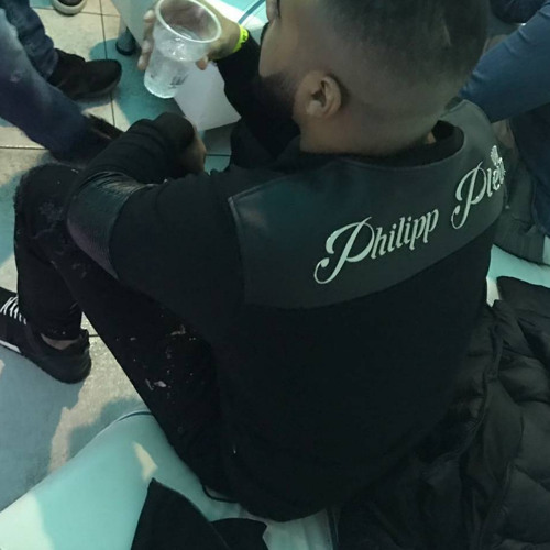 Fmg Ft. Mula B - Niemand Die Het Weet