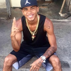RENNAN DA PENHA - QUASE RASCANDO A CAMISA, NA FAVELA DE GLOCK (LUKÃO MEC)