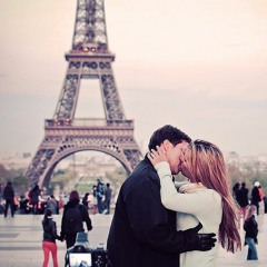 Avec l'amour de Paris Underscore 15 Sec