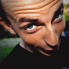 Dr. Dre vs. Lady Sovereign - What's The Difference vs. Love Me Or Hate Me (DJMrRuthless MashUp)