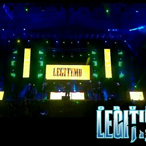 Grupo legitimo 🎵carga ladeada🎵 esperandote 🎵nomas el pilar quedo🎵,inventame 🎵en vivo  2017