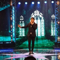 علیرضا از استیج با آهنگ من و گنجیشکای خونه