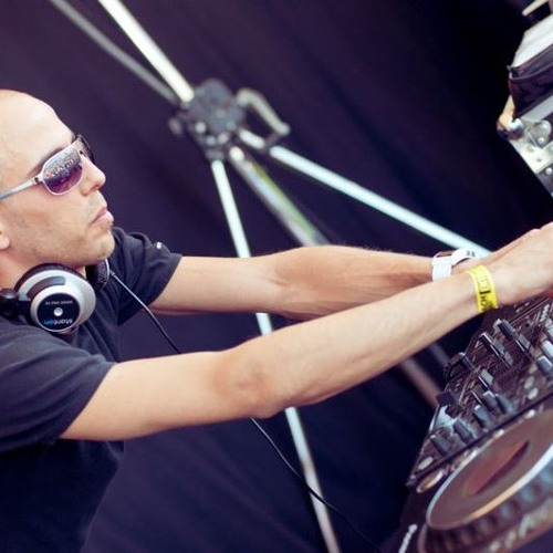 Dj vertesse @ Groovy Tunes 2006
