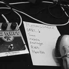 Renaissance Grrl - H - 05 - Towers