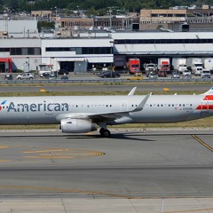 ATC Recording - American Airbus A-321 suffers lightning strike during go-around (Jan 22 2017)