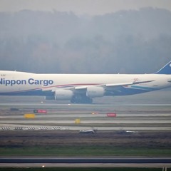 ATC Recording - Nippon Cargo Boeing 747-8 strikes a flock of large birds at Chicago (Jan 21 2017)