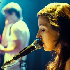 Women in chambers - נשים יושבות בחדרים