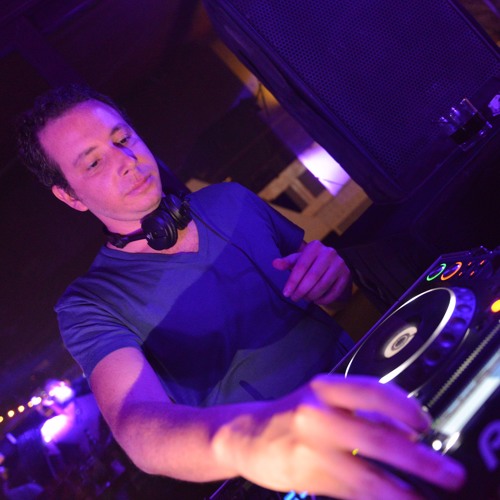 Amir Sharara - 04 Dance FM 97.8