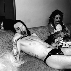 Marilyn Manson - Sweet Dreams Distorted vomit on stage remix