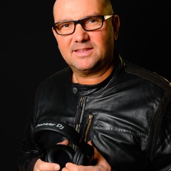 Cafeina Retro Mixed By Yves DeRuyter