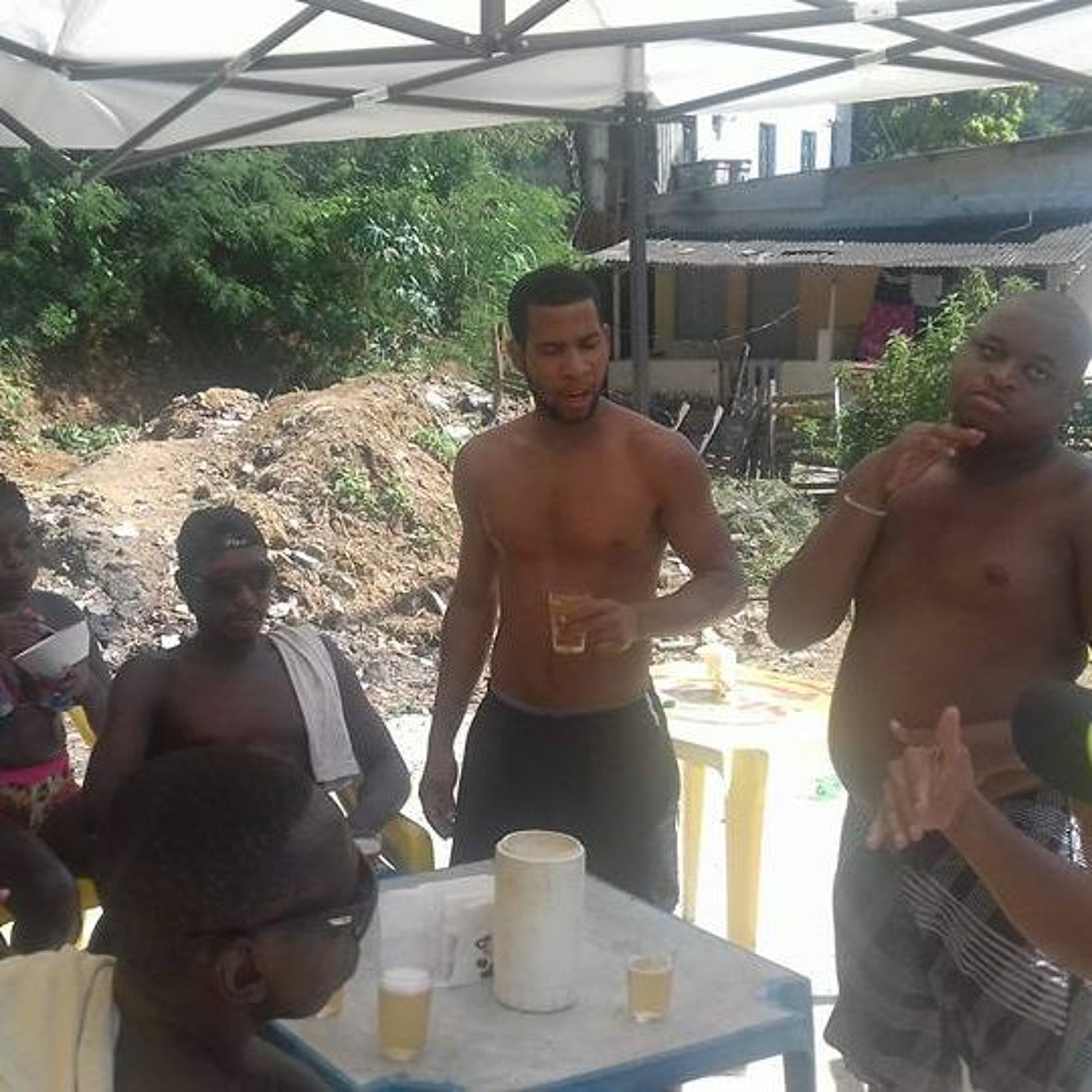 Roda De Samba=  GRUPO ' SÓ PRETO ' -Aniversário Do Luiz- ( DJ NEGUINHO MLK - DOIDO ) Produções2017