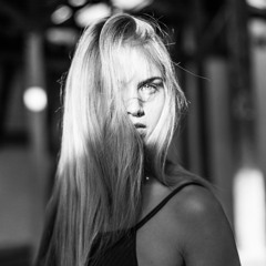 Mia More @ Poema RAW, Utrecht Jan '17