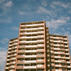 Concrete Jungle (feat. Sadie Fox & Gabriel Waves)