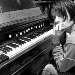 Radiohead - How To Disappear Completely (live at Goeffert Park 2009)