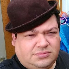 Big Ben & jiriee ites gold and green.