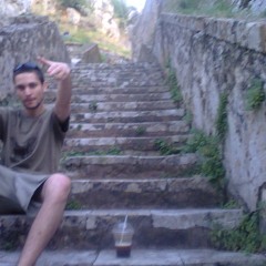 DIPER - ΚΟΙΤΑ ΝΑ ΤΗΝ ΒΛΕΠΕΙΣ ΑΛΛΙΩΣ ( BEAT. BENJA )