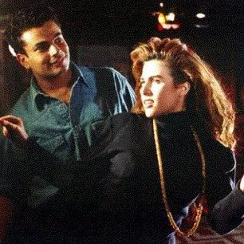 سيمون  - ولا حد يلومني