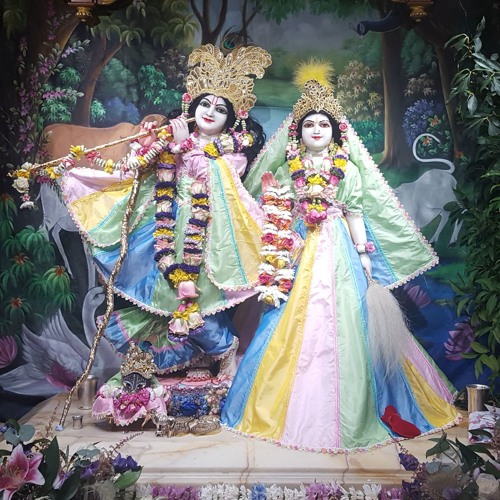 Radha-Krishna Temple Kirtan 16/11/16 pt. 2 - Madhuri Pura Das