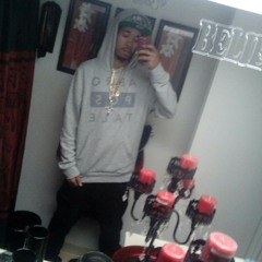 Gold rollie on my wrist yeah