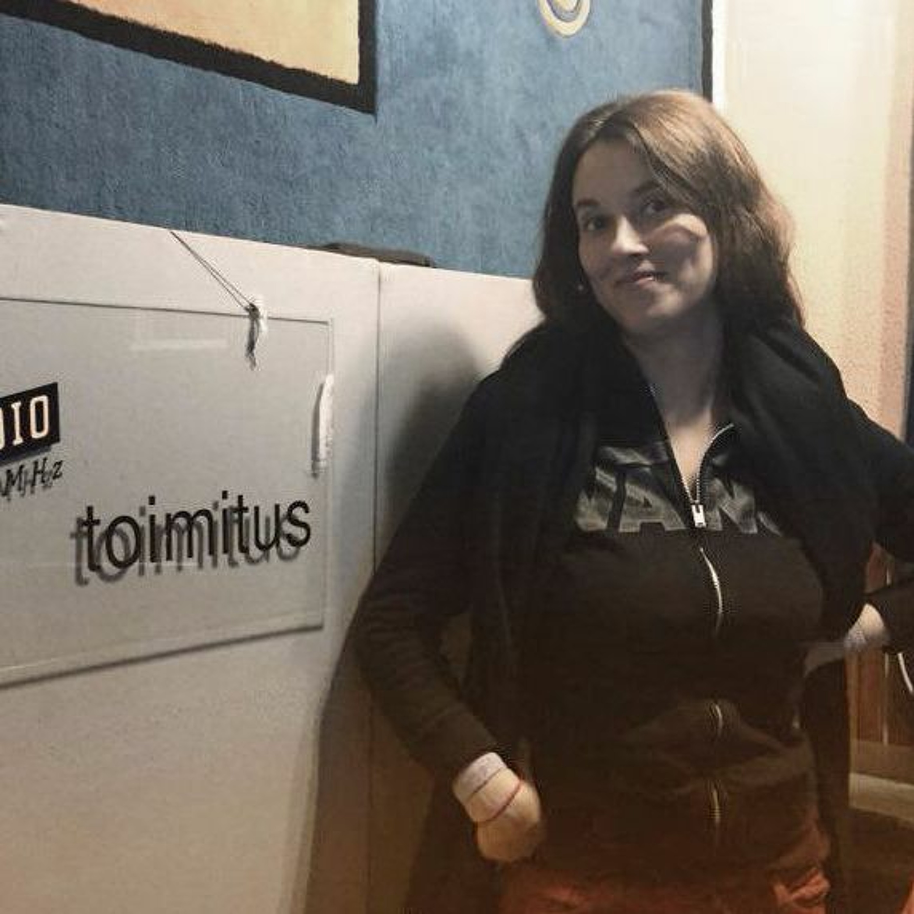 MIRA MINK: Jätenauhaa ja suoraa puhetta 10.2.2017 - Helsingin Lähiradio 100,3 MHz. episode artwork
