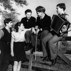 "Undzer Shtetl Brent (Our Village Is Burning)" By Gita Frank