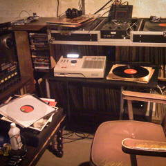 Bill Beats - Need Money For Records (DJ Mix) 2007