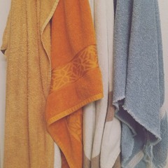 golden glocks et draps en satin