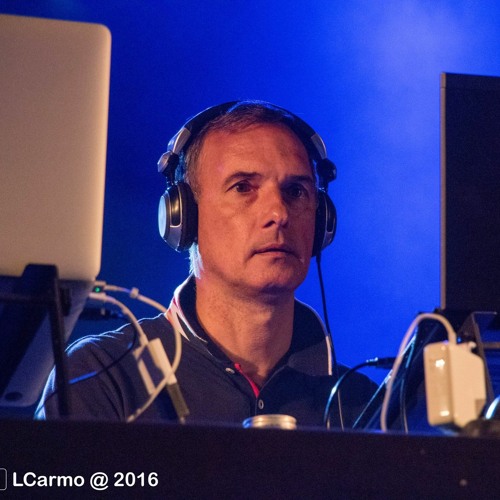 Stream 1 000 Followers Mix by Dj White aka Jorge Branco Listen online Stream 1 000 Followers Mix by Dj White aka Jorge Branco Listen online