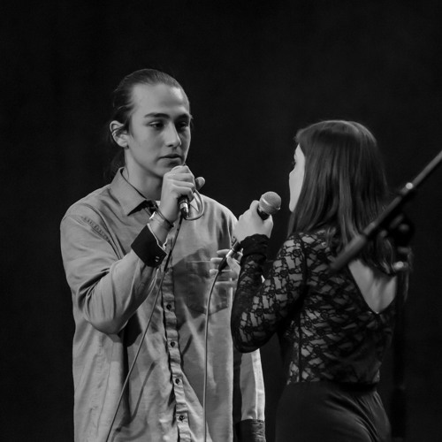 girl in the hallway (prod. tomppabeats)