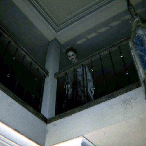 H Δ U И T E D    H E Δ Я T S
