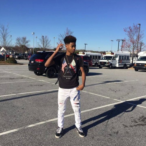 Eroma FlyyRocket ft. G.Rocket