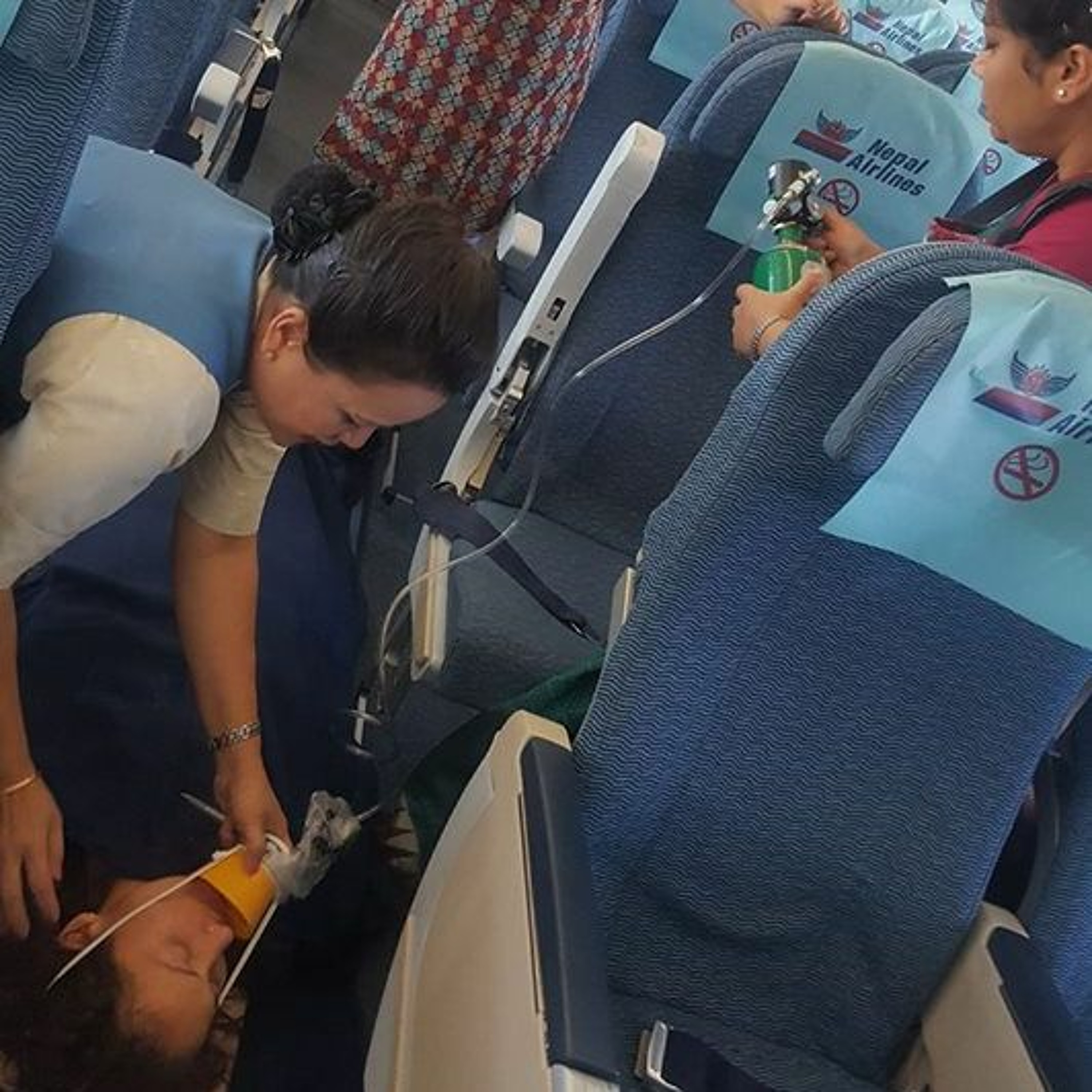 उडिरहेको विमान आकस्मिक अवतरण गर्नु परेपछि - क्याप्टेन विजय लामा