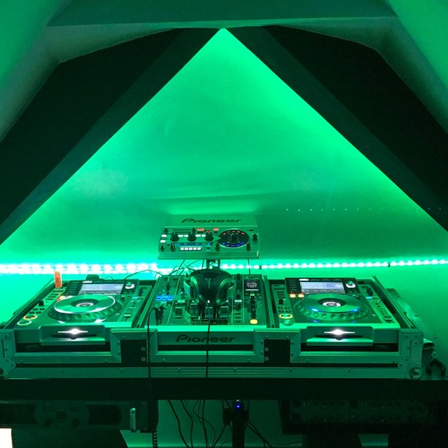 Dj Mickey Byker Sniff Production's Volume 32