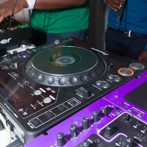 Deejay Gwadison Show 23 Février 2k17 Zouk Nostalgie - Rnb A L'ancienne