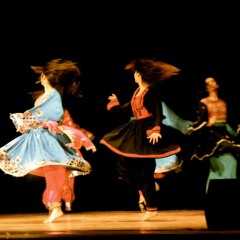 په بام ولاړه ئې ځنګېږې و لیلا - د رنګ دې ولې زیړ دې جانانه