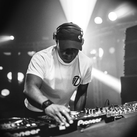 DJ EZ - Live at V Festival - Friday 19th August 2016