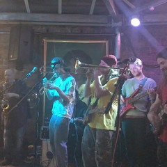 Play On Mr Music, live 2017