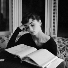 Audrey Hepburn - Moon River (Cover)