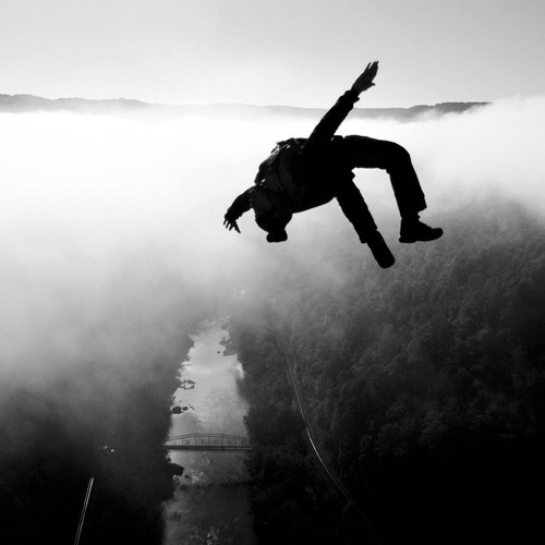 مَزجٌ اول - صمتٌ بعيد المدى