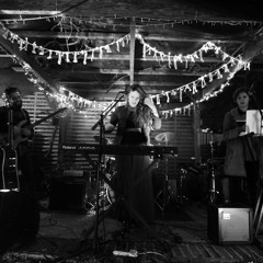 Falling In Love - Silent Garden (Live )