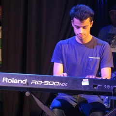 Uno (Live at Lawrence Hall)